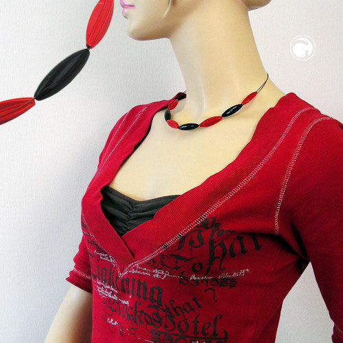 Chain wire chain grooved olives black and red plastic beads 45cm