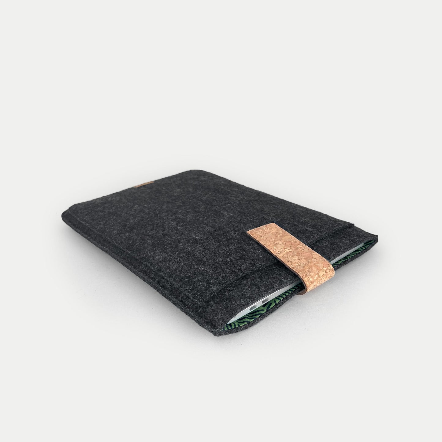 Hülle für Dynabook Tecra | mit Magnetverschluss und extra Fach | anthrazit - Stripes | Modell "HAKA"
