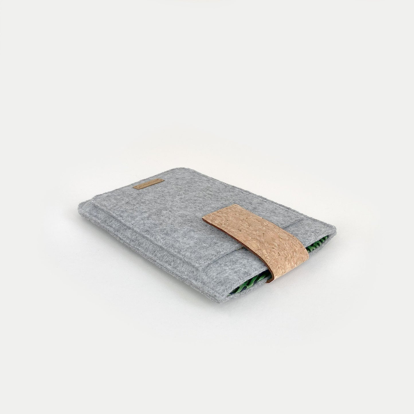 Hülle für Kobo Libra Color | mit Magnetverschluss und extra Fach | hellgrau - Stipes | Modell "HAKA"