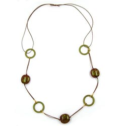 Keðja 25x25x12mm Nugget plast ólífubrún-AB snúra brún 100cm