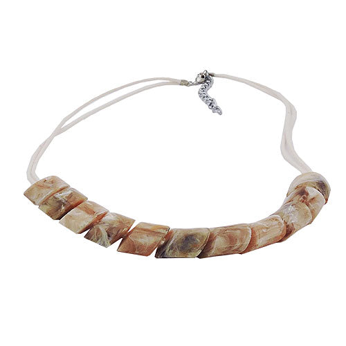 Keðja með skásettum perlum úr plasti, ljósbrúnt og beige, 45 cm