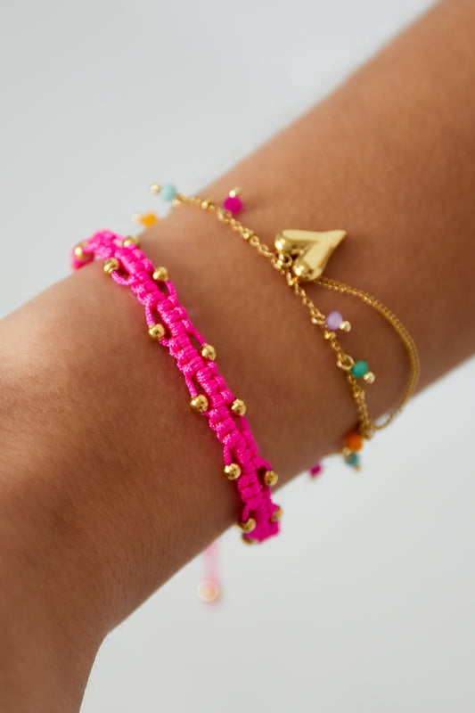 Armband mit kleinen Punkten