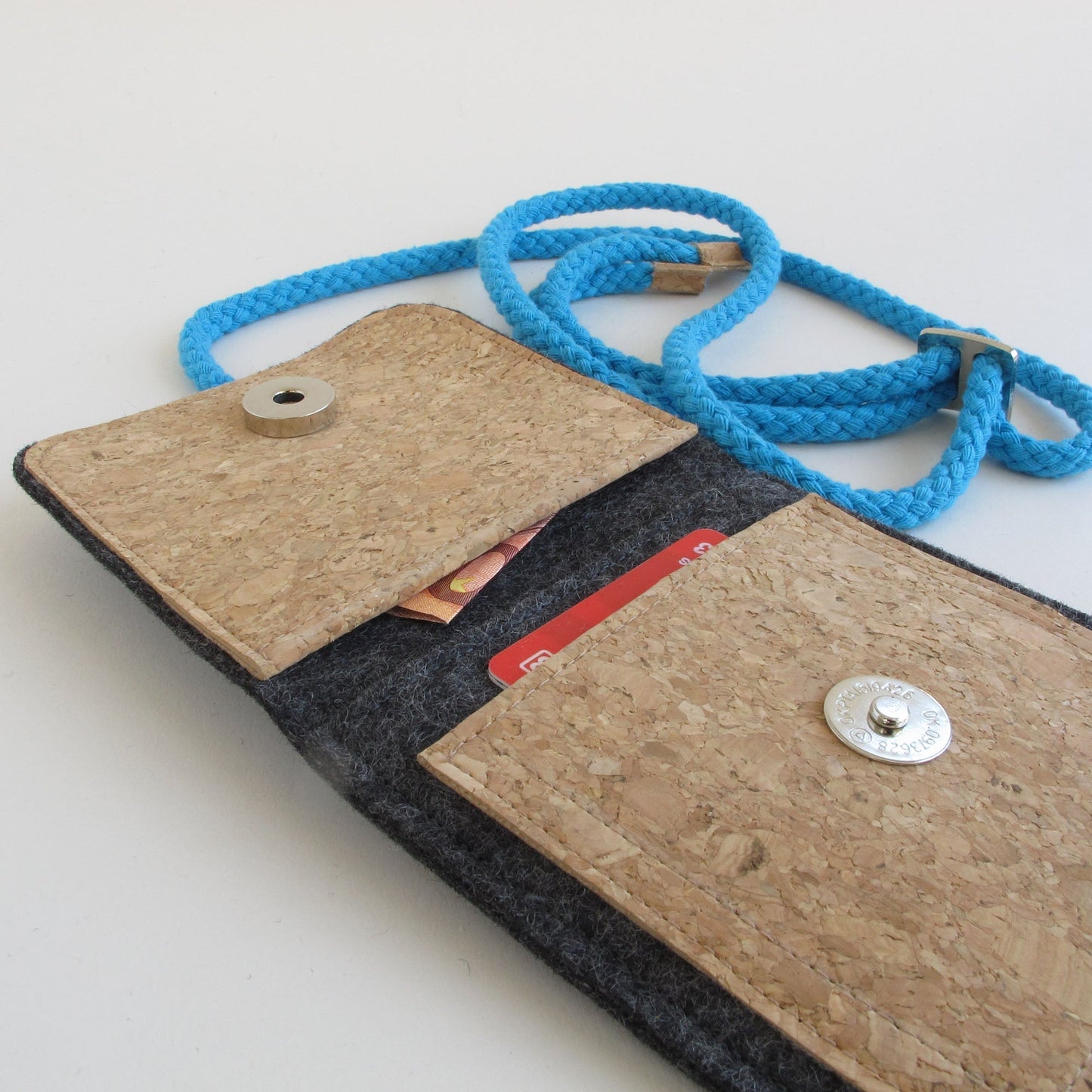 Umhängetasche für Fairphone 6 | aus Filz und Bio-Baumwolle | anthrazit - shapes | Modell KEDJA
