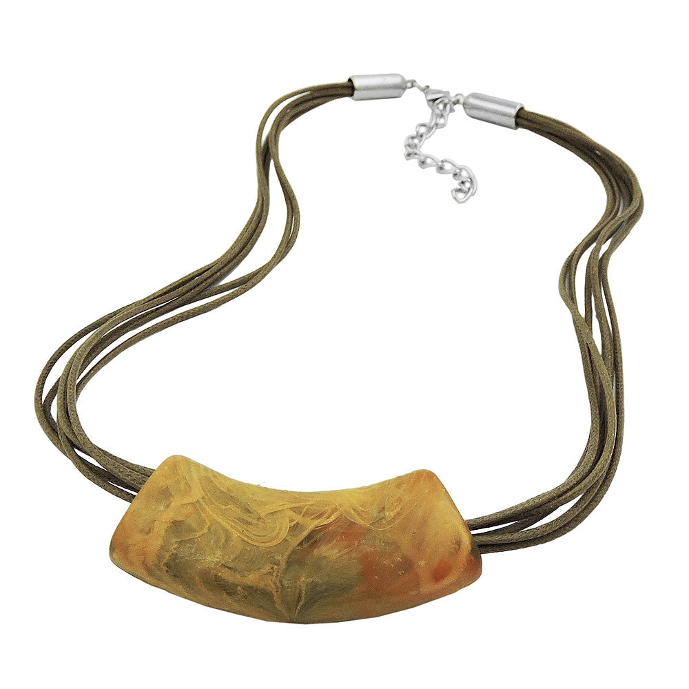 Keðja 54x19mm hengiskraut úr flötu, sveigðu, gulu, ólífugrænu, marmaralituðu mattplasti 45cm