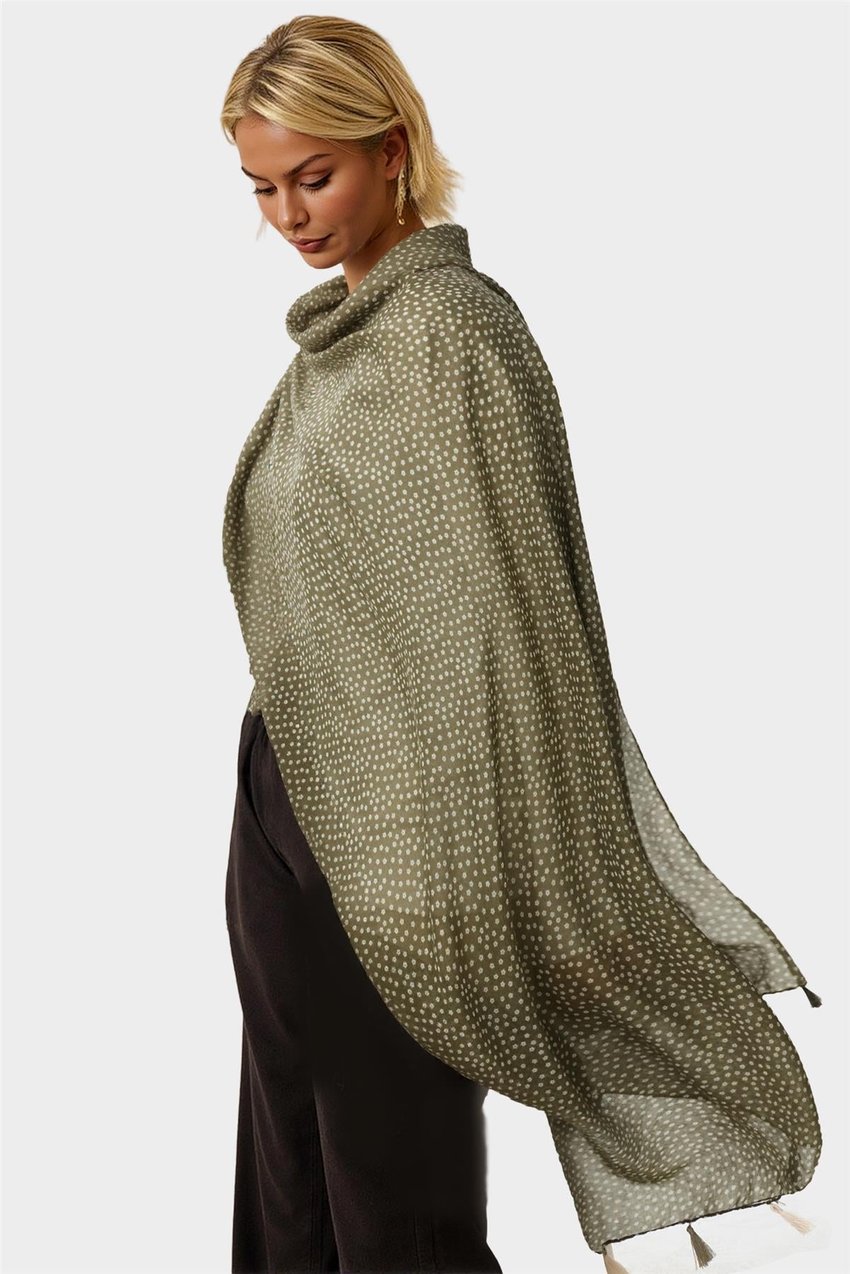 Lítill blómamynstraður skúfsklútur í brúnu