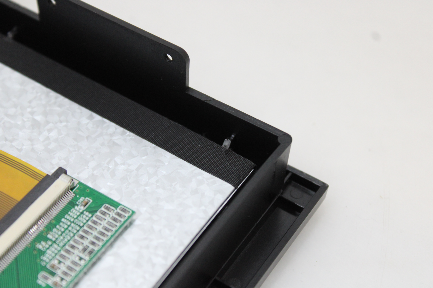 B-stock Caliber RMD805BT tvöfalt DIN bílaútvarp með fjarstýringu, gallað.