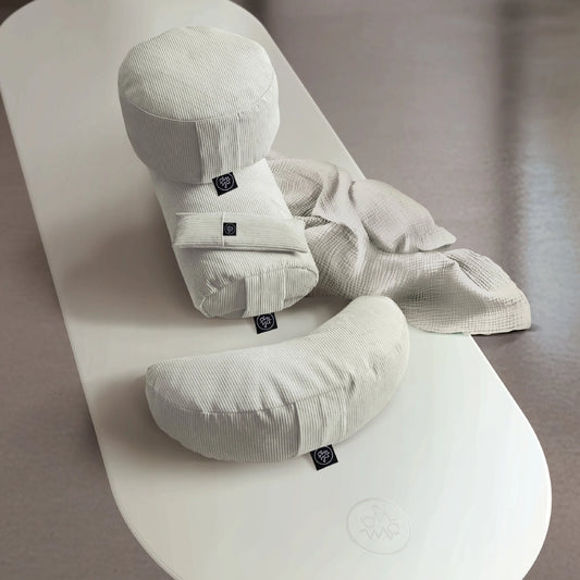 Design Yoga Halbmond Kissen - Pearl Cord
