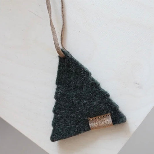 Anhänger Baum aus Wolle, in 4 Farben