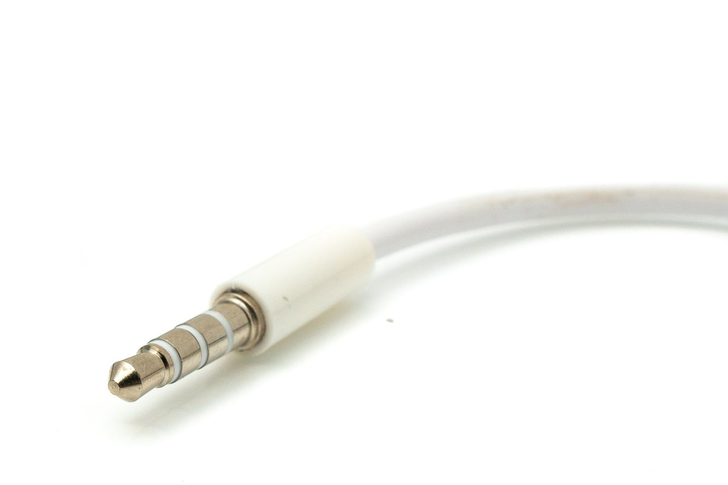 SYSTEM-S Hljóðsnúra með USB-tengi, 15 cm, 3,5 mm tengi í 2.0 A-tengi, hvít