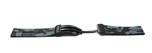 SYSTEM-S Armband 20 mm aus Silikon mit Kippfaltschließe für Smartwatch mit Tarn Aufdruck in Schwarz