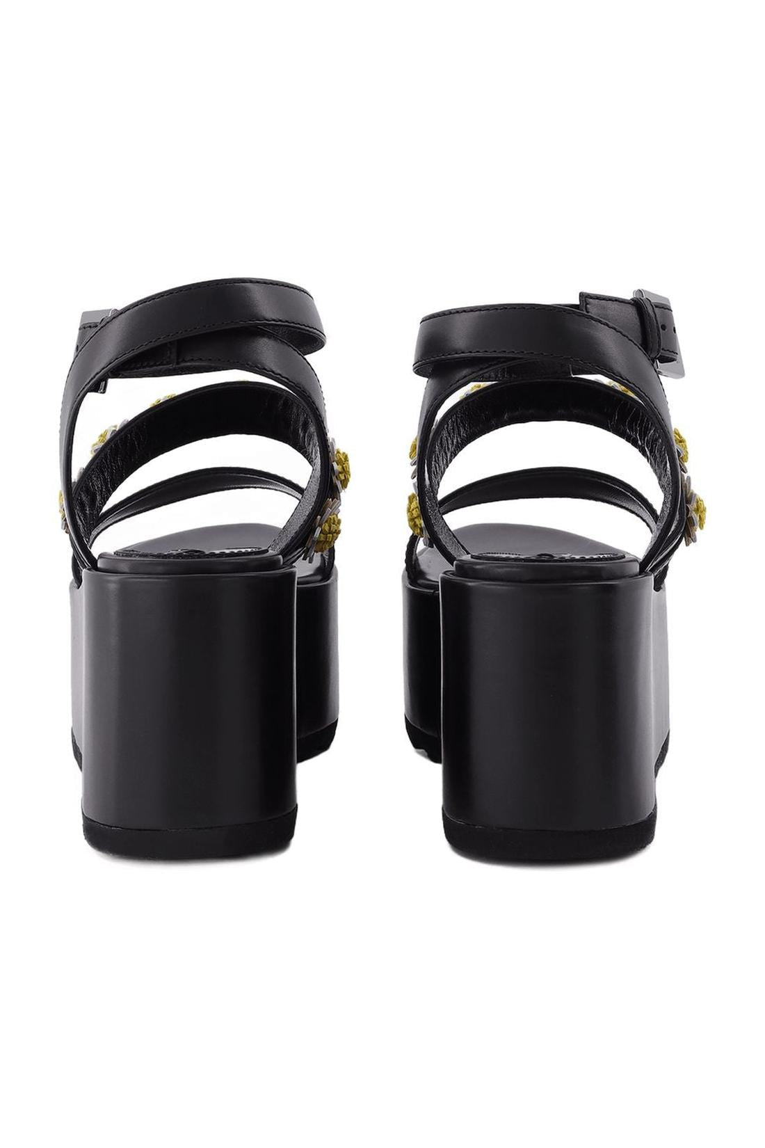 Sandalen Tima aus schwarzem Leder