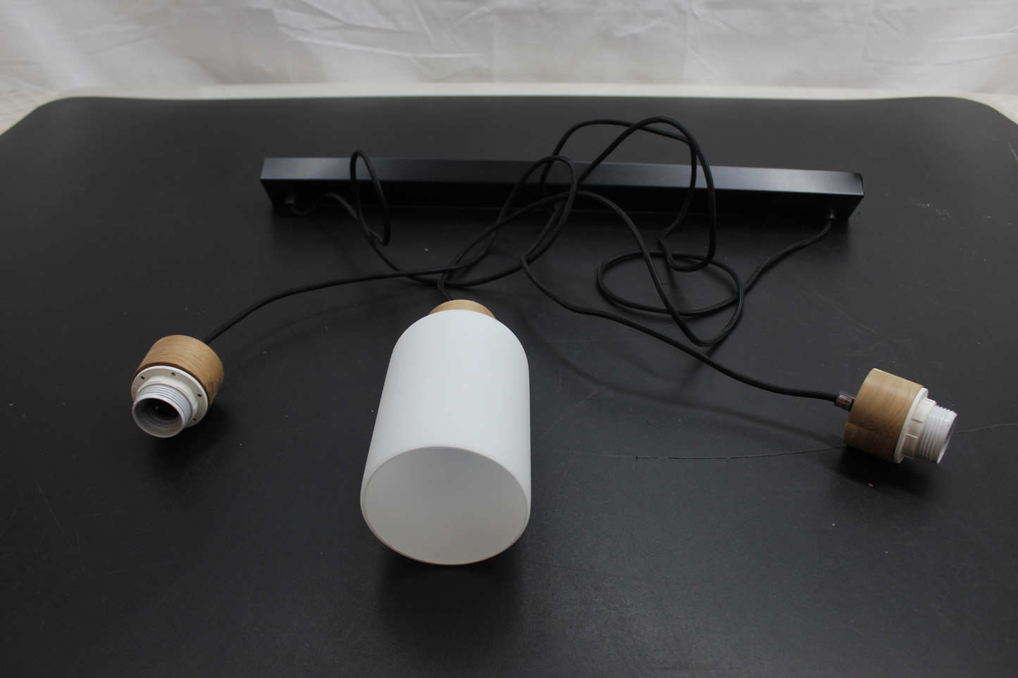 B-lager Envostar Talia hengiljós 3 fl E27 Linea eik hvít svört