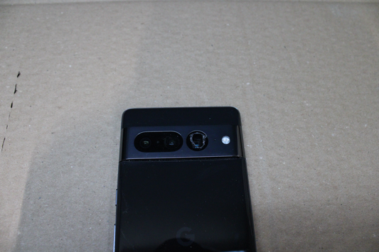 Endurnýjaður Google Pixel 7 Pro snjallsími, 5G, 128GB, 50GB, Android 13. Sjá myndir.