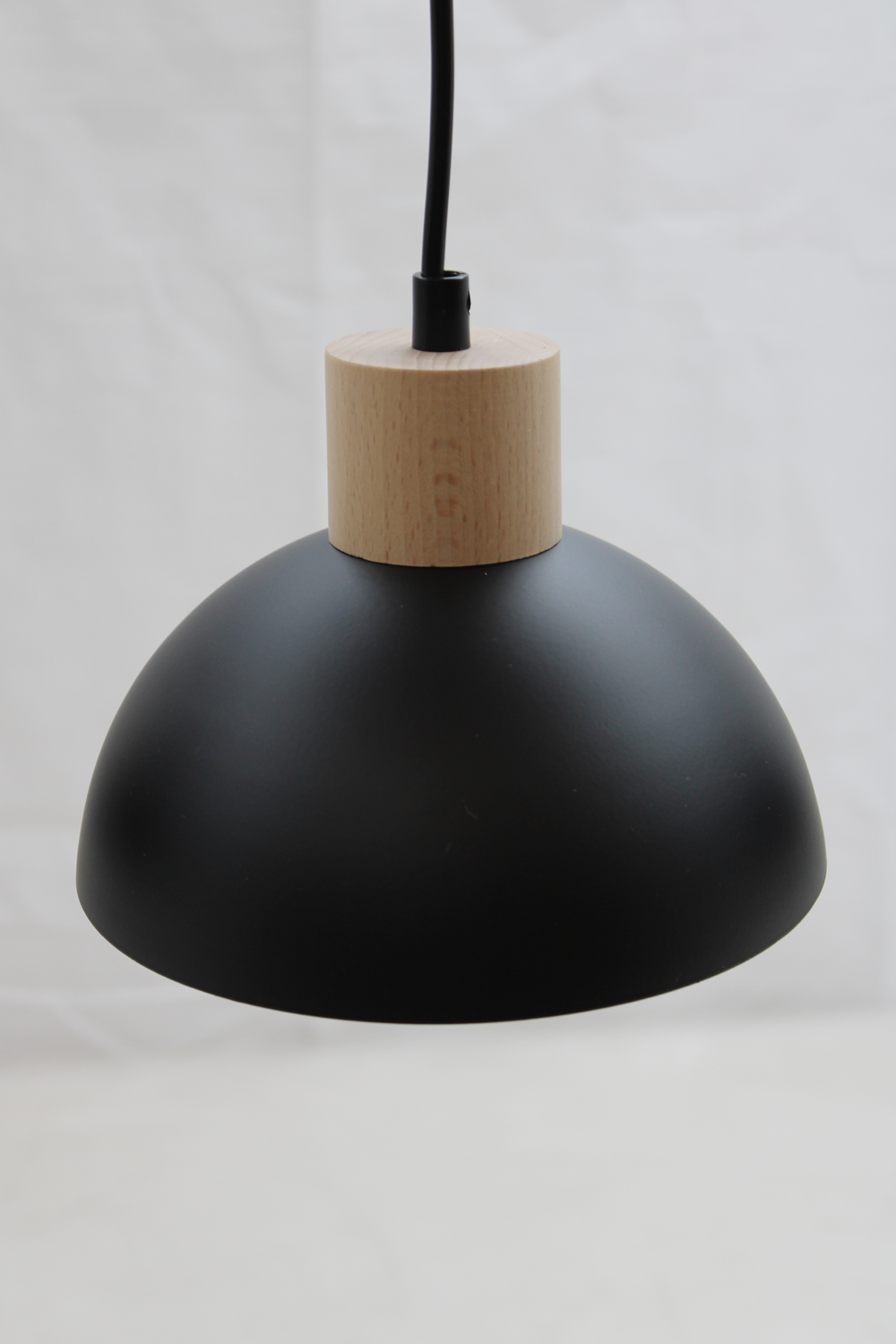 B-flokks Just Light Arik hengiljós, loftlampi, svartur, þrír ljósastaurar