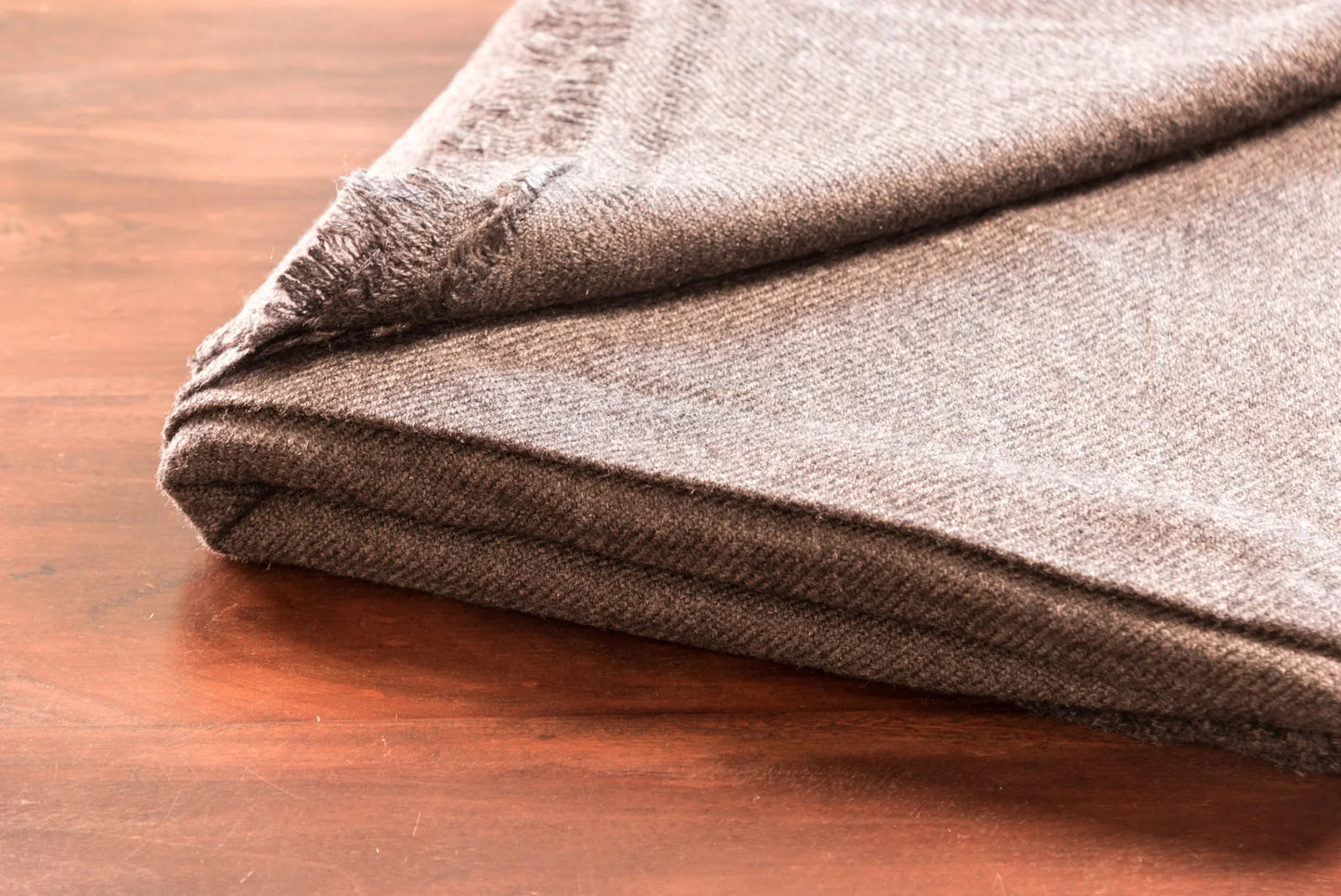 Kasmírteppi, einlit - svartgrátt - 135 x 270 cm