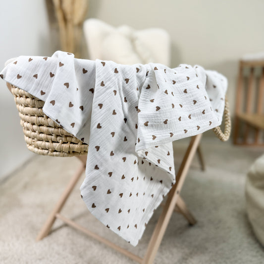 Decke Musselin Herzen braun - Mulltuch, Schmuse- & Puckdecke