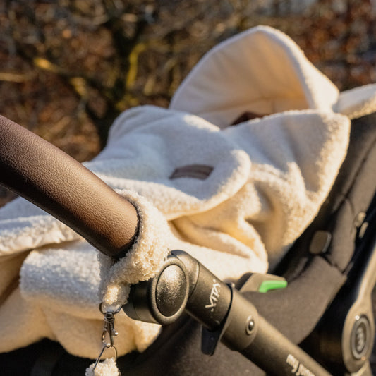 Einschlagdecke Teddystoff Bouclé Teddyohren – ideal für jede Autoschale