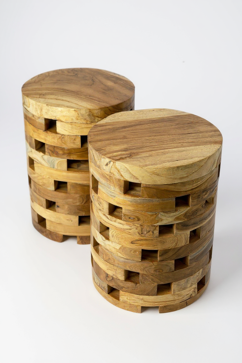 Teakholz Beistelltisch – Handgefertigt im Laminated Block Design - Natürlicher Holztisch aus Teak - Wohnzimmer & Schlafzimmer - 35x35x50 cm