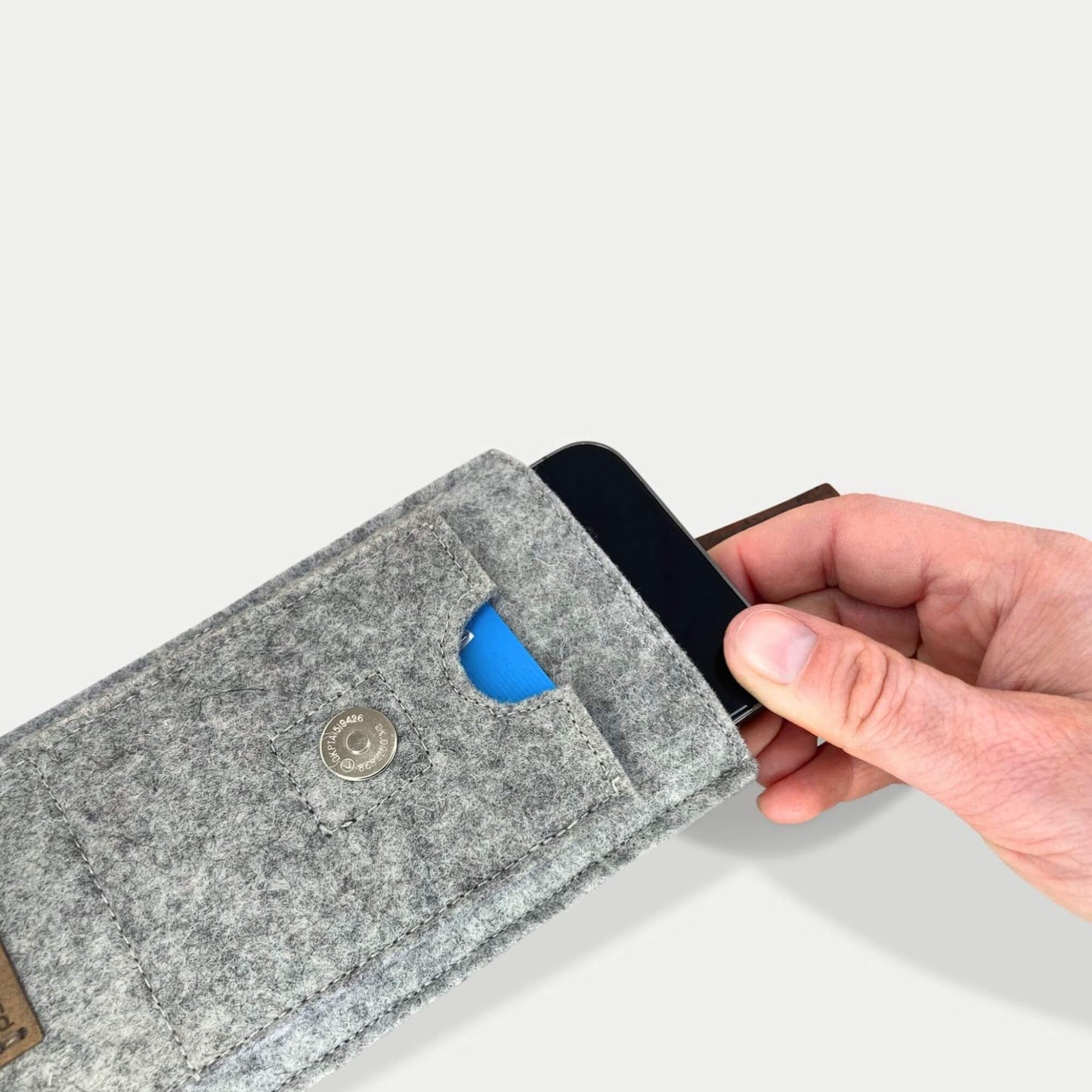 Handy Gürteltasche für Google Pixel 9 Pro XL | mit Magnetverschluss und Kartenfach | hellgrau | Modell CLIP