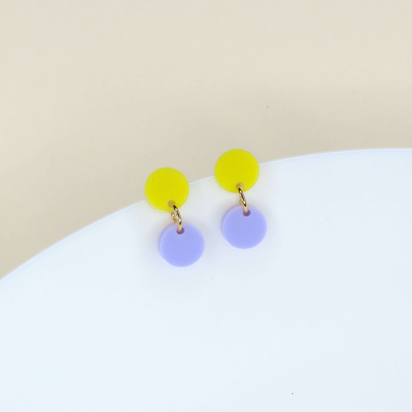 Dotty acrylic earrings in yellow lilac