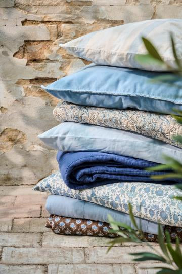 Decorative cushion velor cornflower 52x52cm