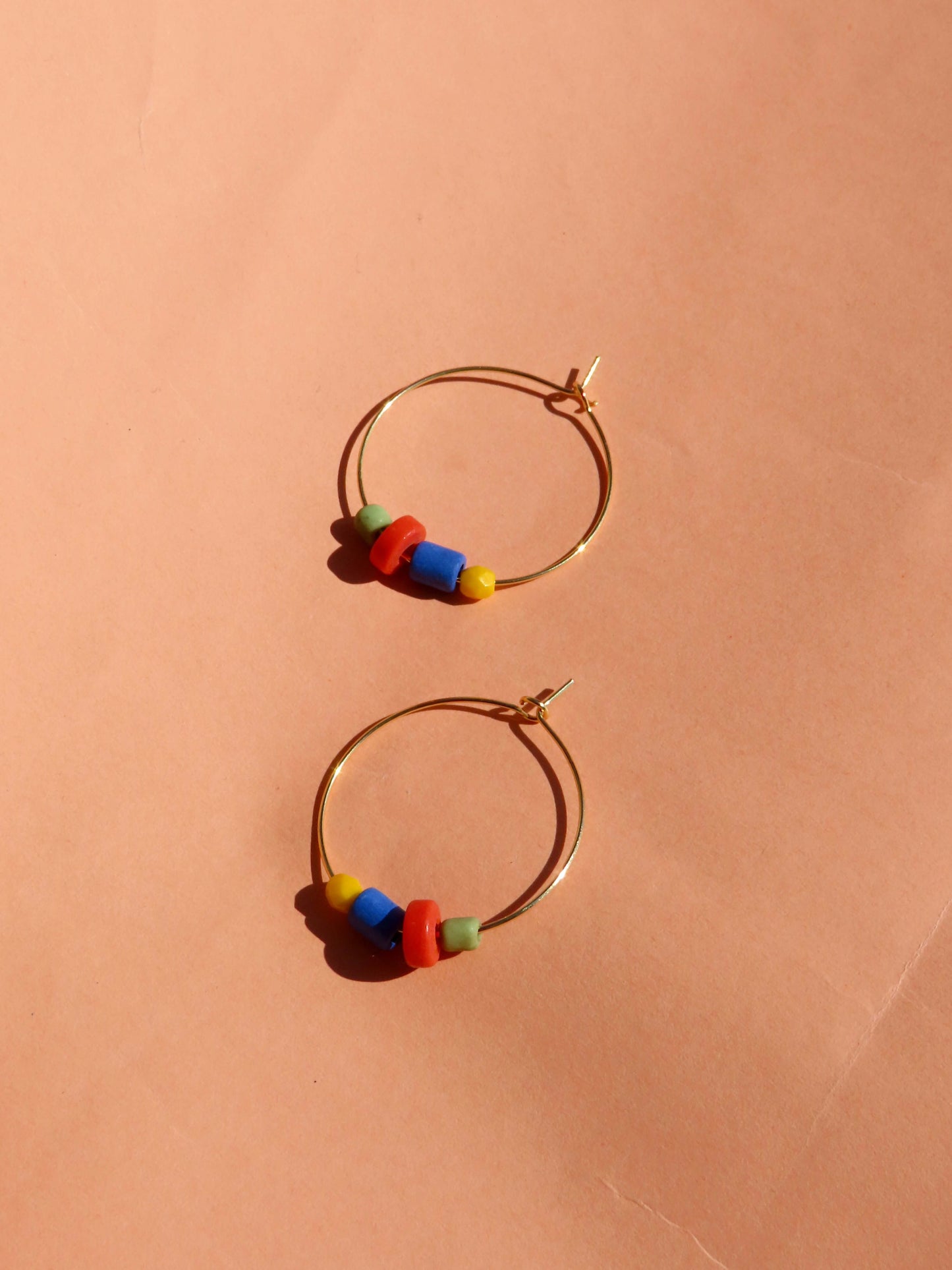 Funky Hoops aus Edelstahl mit bunten Perlen Mix 3