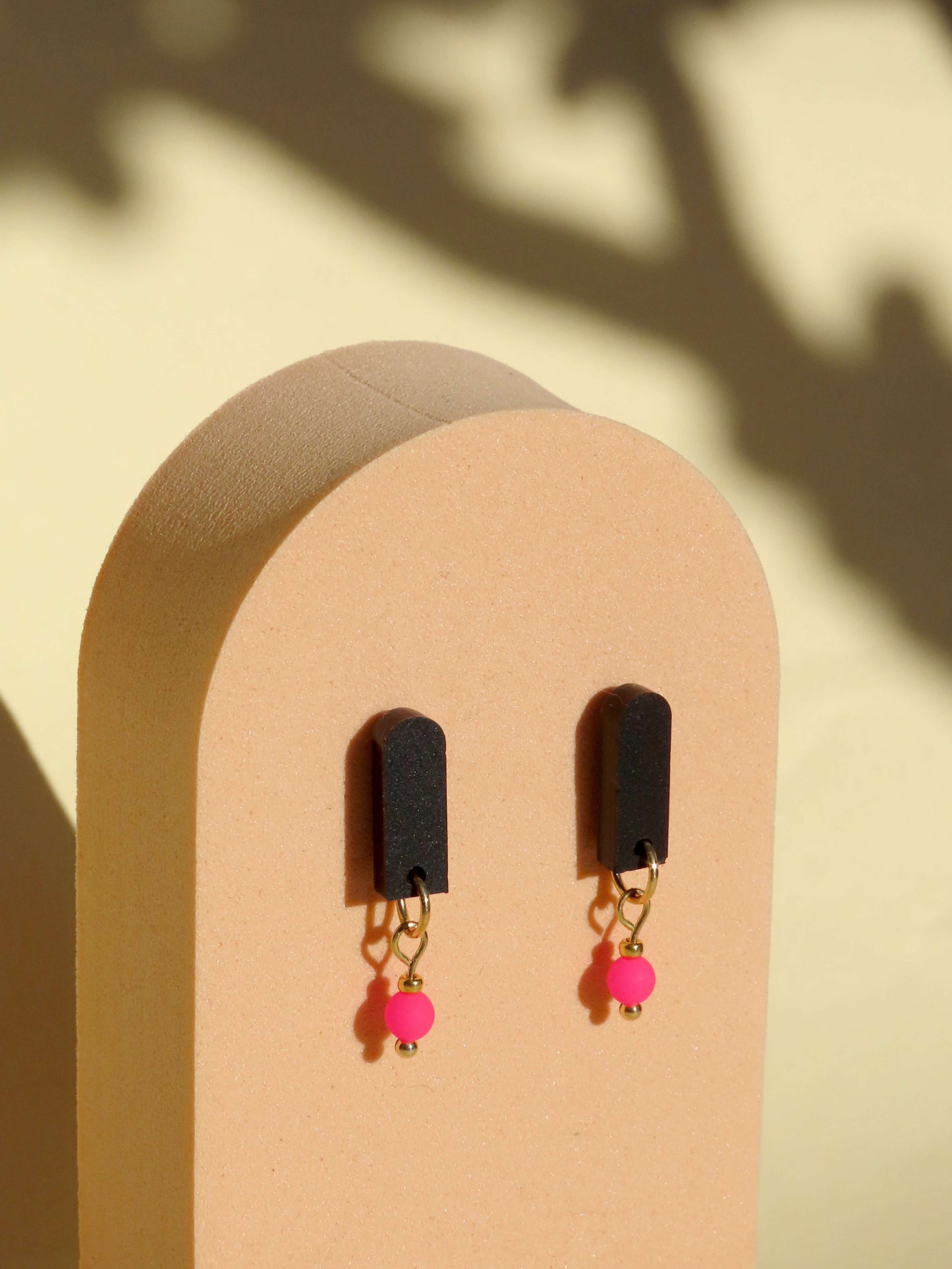 Black and Pink Paula Ohrringe