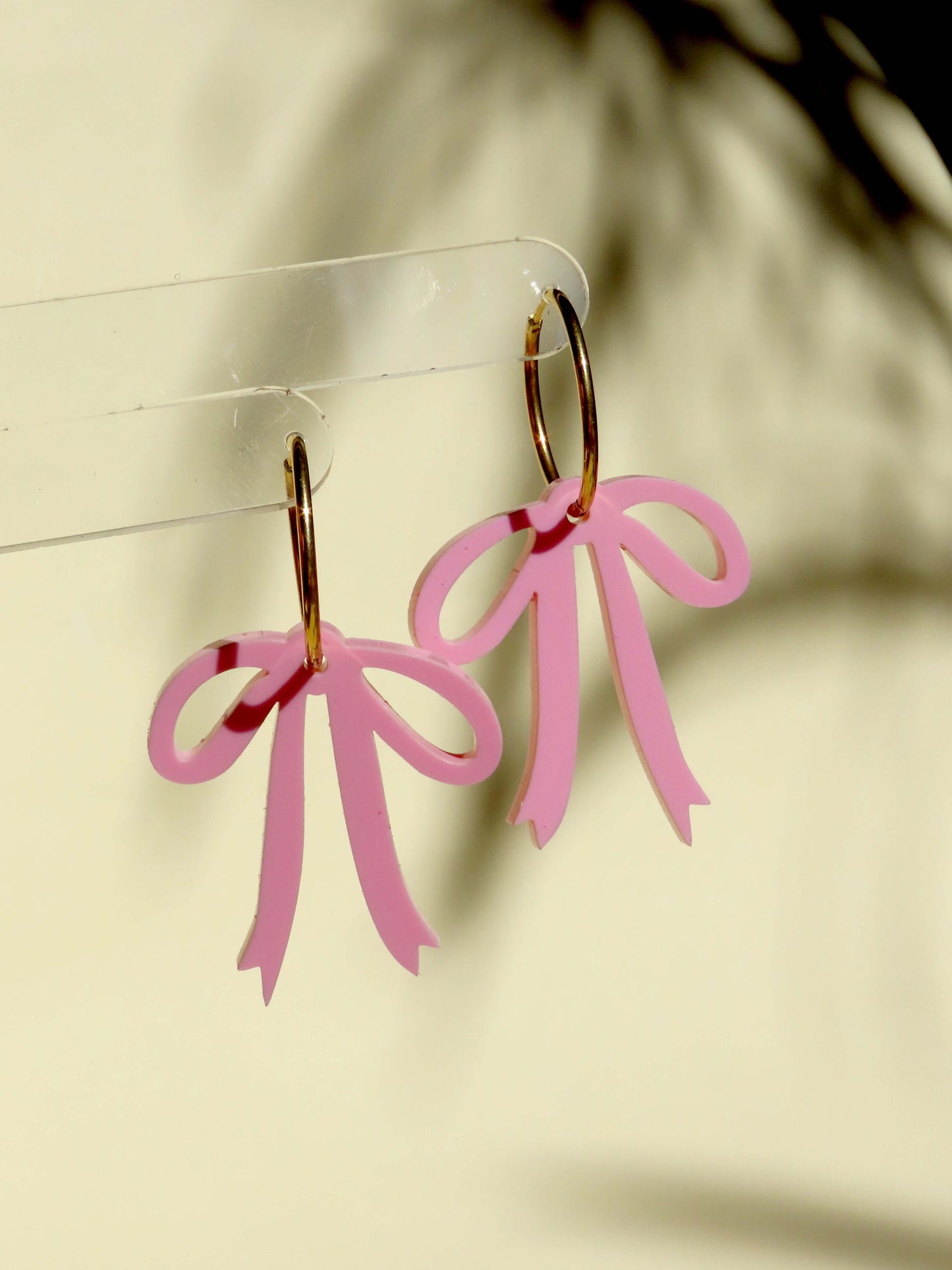 Creolen mit rosa Schleifen – Verspielte Statement-Ohrringe