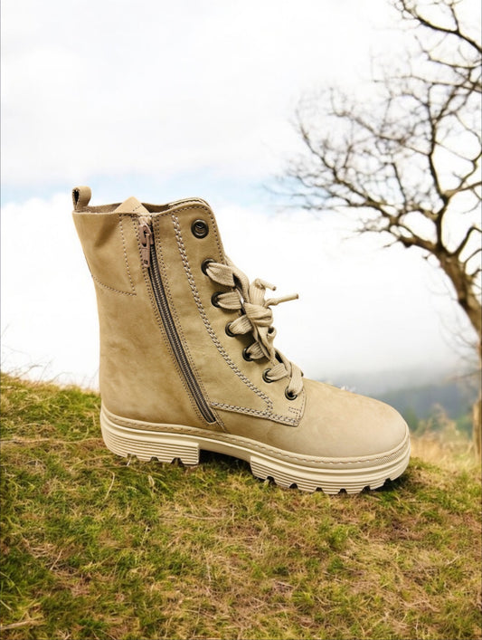 Gabor Comfort Soft Nubuk Silk Terry ökklastígvél fyrir konur í beige Framleiðandanúmer: 32.515.31 (Síðustu stykkin)