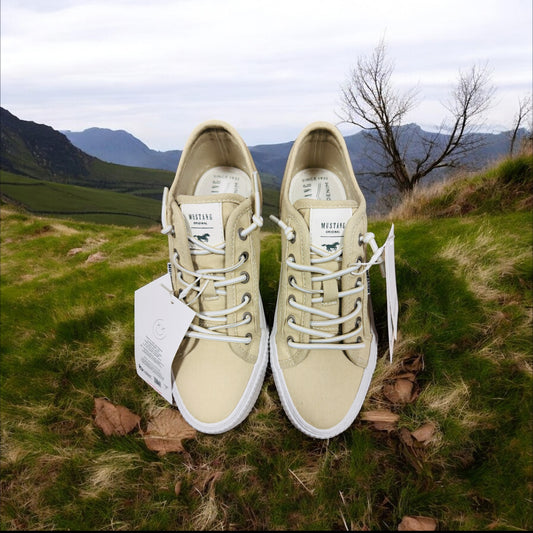 Mustang kvenskór í beige Framleiðandanúmer: 903493 (síðustu stykkin)