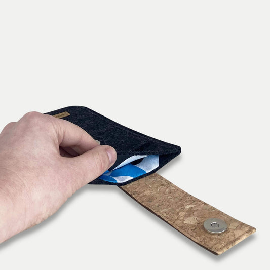 Handytasche für Samsung Galaxy A35 | mit Magnetverschluss und extra Fach | anthrazit - Shapes | Modell HAKA