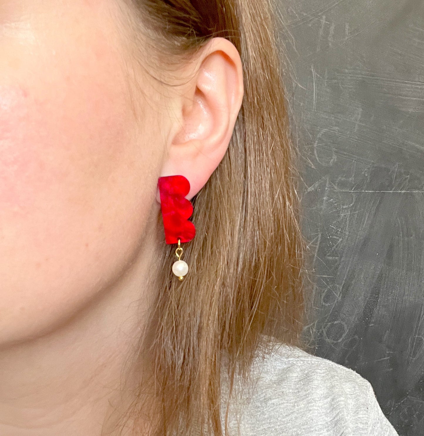 Rubinrote Belle Acryl Ohrringe mit Edelstahlstecker