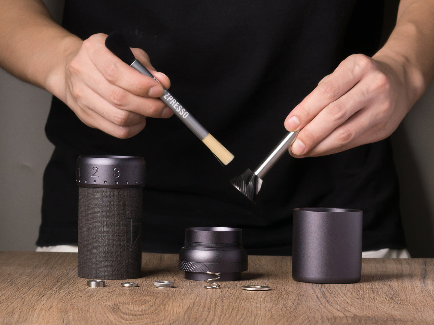 1Zpresso J-Ultra handvirk kaffikvörn – járngrár