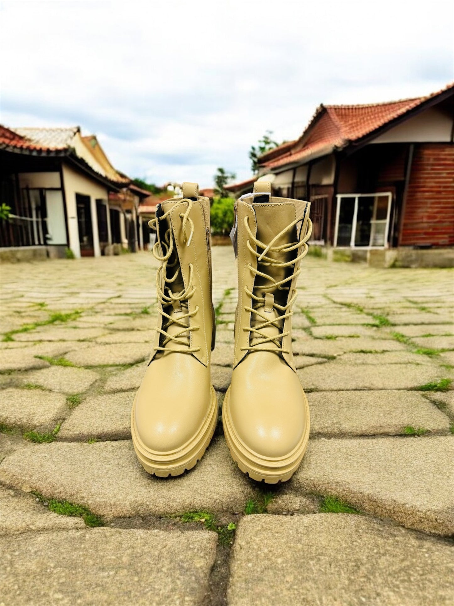 Geox Iridea Modern women's boots in sand. Manufacturer number: D26HRN 043NH C5322 ( last pieces )