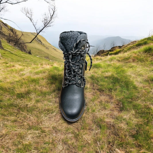 Tamaris kvenstígvél í svörtu. Framleiðandanúmer: 1-26296-41 001 M2629641 (síðustu stykkin)