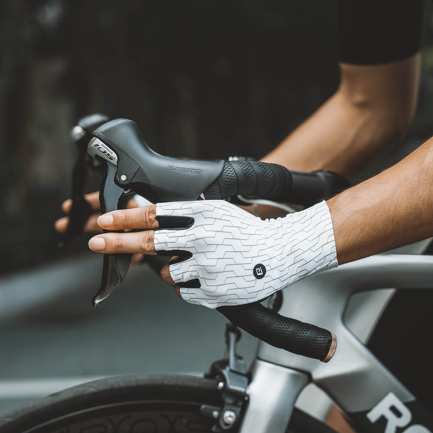 Half-finger cycling gloves, breathable, shock-absorbing, summer