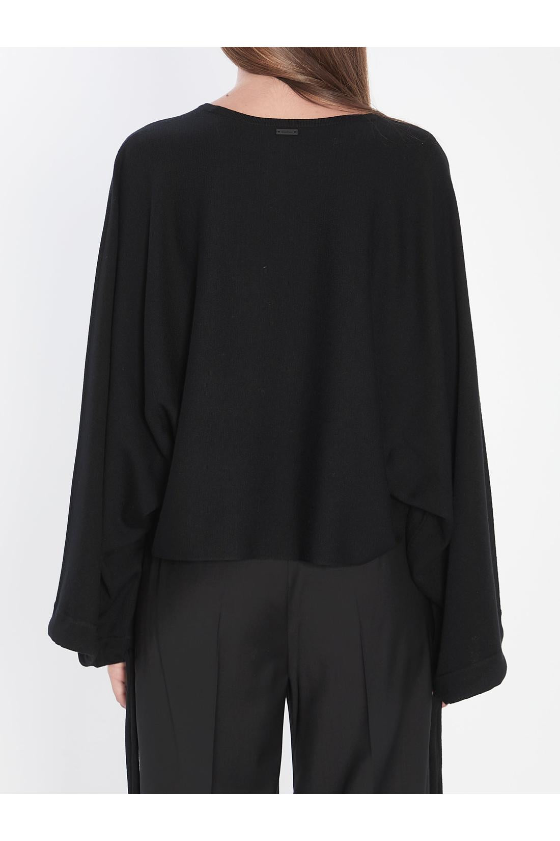 Sweater in fine wool yarn