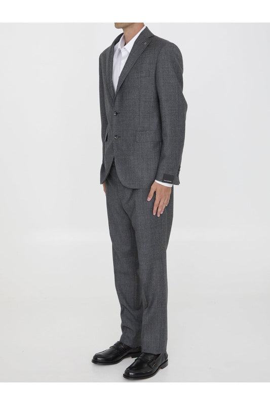 Two-piece suit in virgin wool