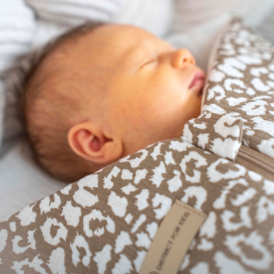 Pucksack Musselin Leopard mitwachsend - Ganzjahres Babyschlafsack