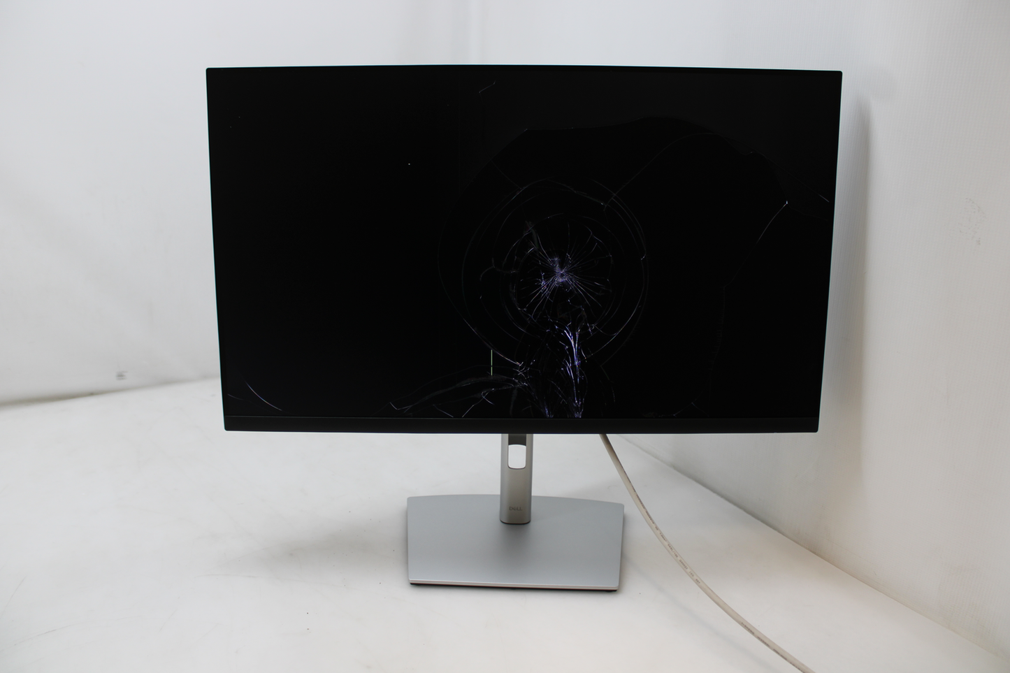 Dell P2722H LED skjár á lager, 68,6 cm, 27 tommur, 1920 x 1080 pixlar. GALLAR VARUR.