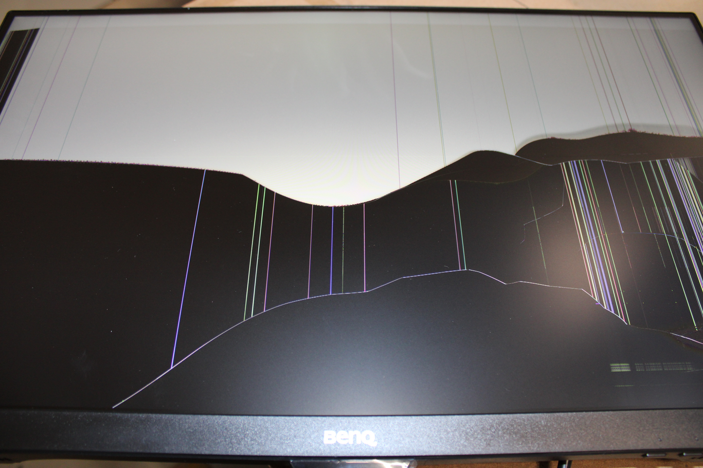 BenQ LED skjár á lager, borðtölva, 60,5 cm (23,8 tommur), gallaður vara, skemmdir á skjá.