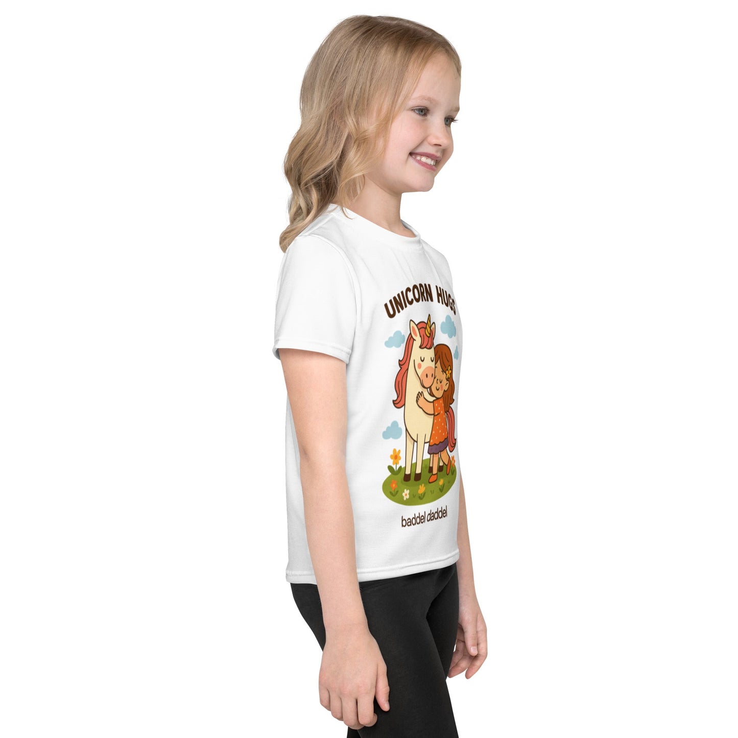 T-Shirt Unicorn Hugs Weiß – Einhornliebe zum Reinkuscheln!