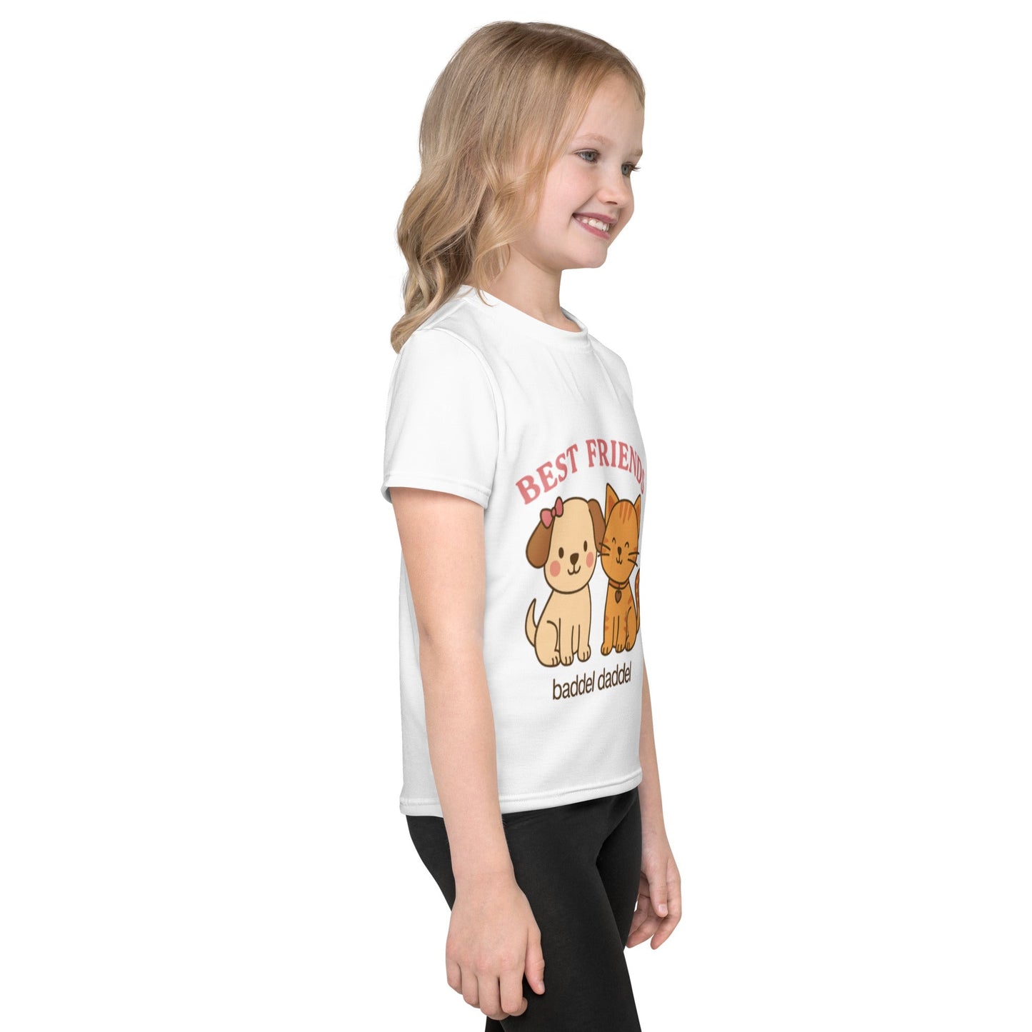 Best Friends T-Shirt mit Hund-und-Katze-Motiv – Im weißen Baddeldaddel Design!