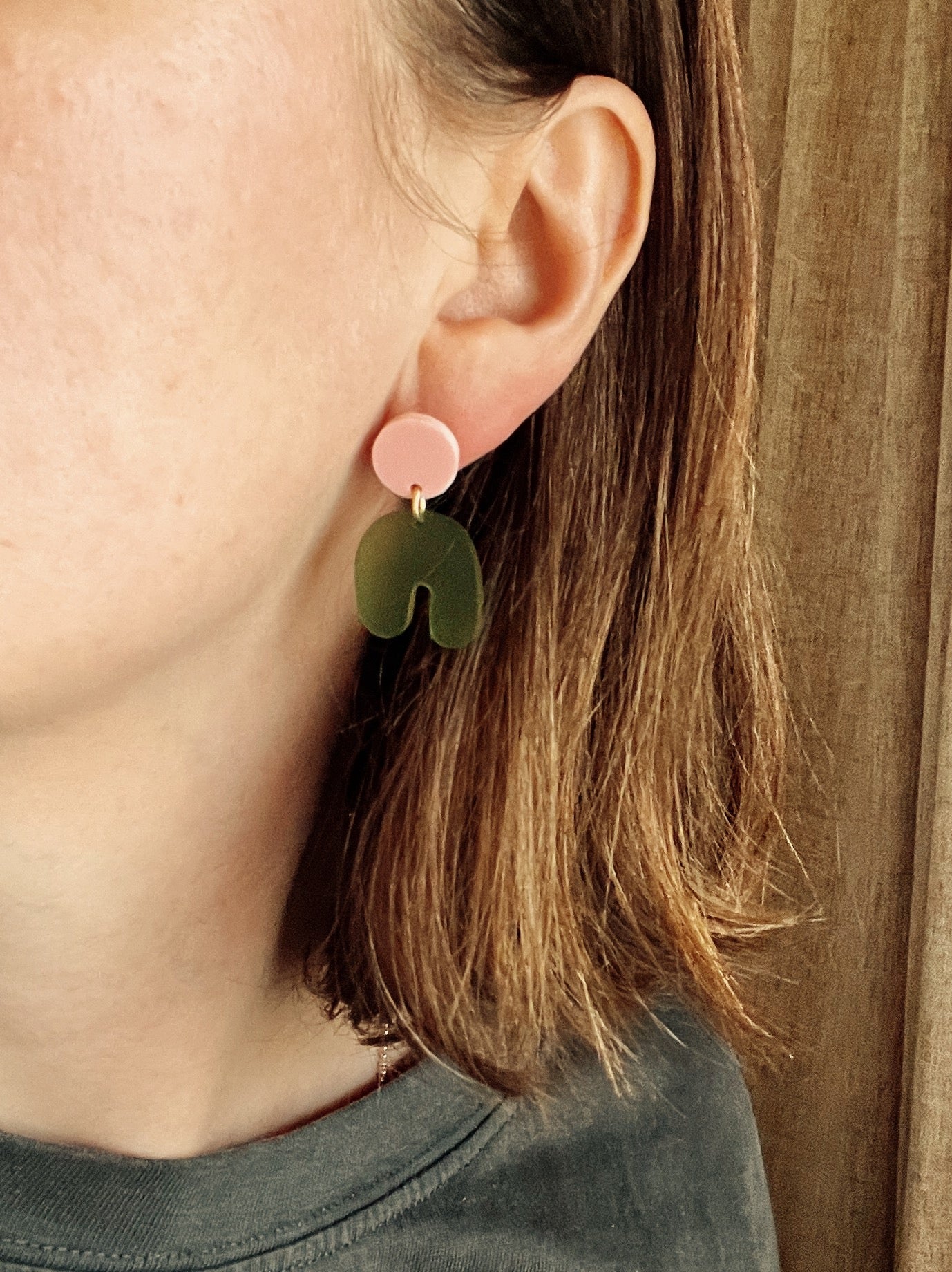 Pink Olive Transparent Squishy Arch Arch Earrings