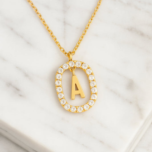 Kette mit Anhänger aus 925er Sterling-Silber, verschiedene Buchstaben im Strasskreis, 45cm