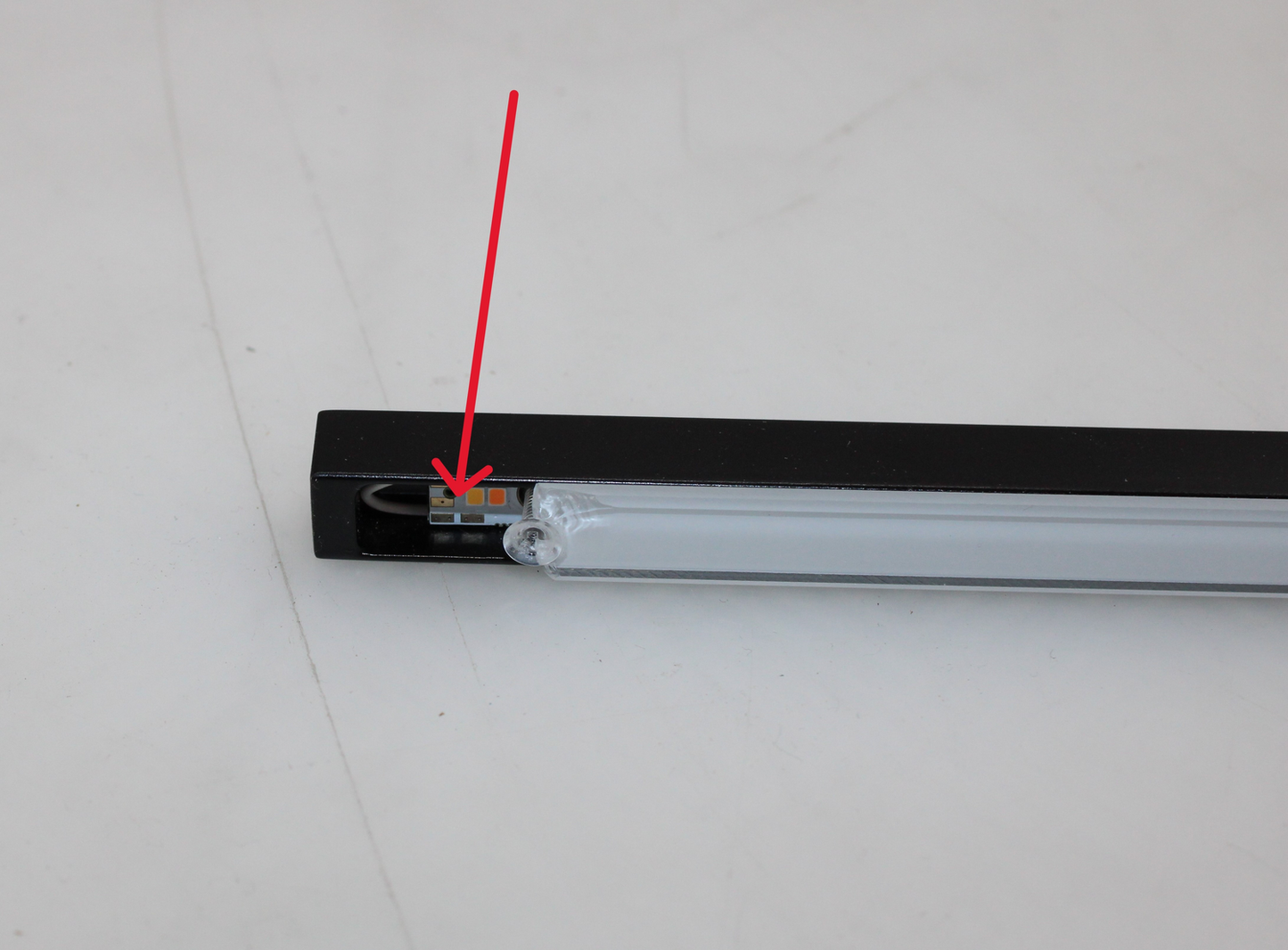 Bankamp Slim hengilampi með Zig Bee dimmanlegri 98 cm svörtu loftljósi í B-flokki. Sjá myndir.