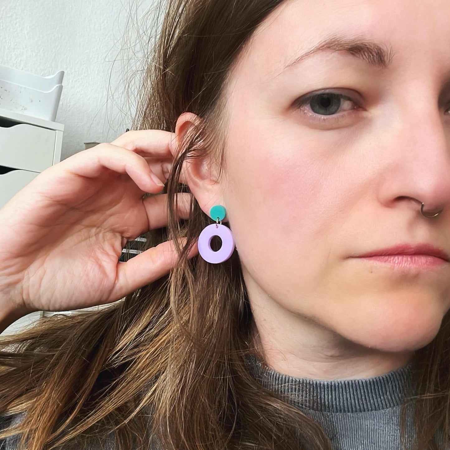 Colorblock Circle Ohrstecker in türkis & eisrosa