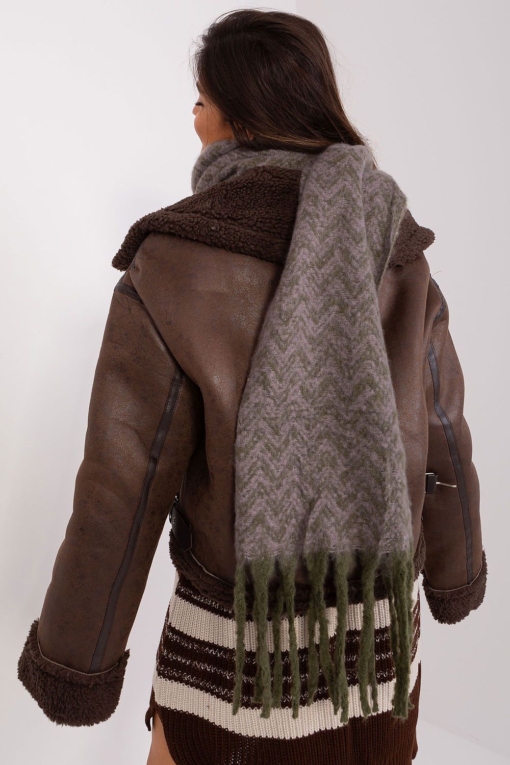 Schal model 189236 AT