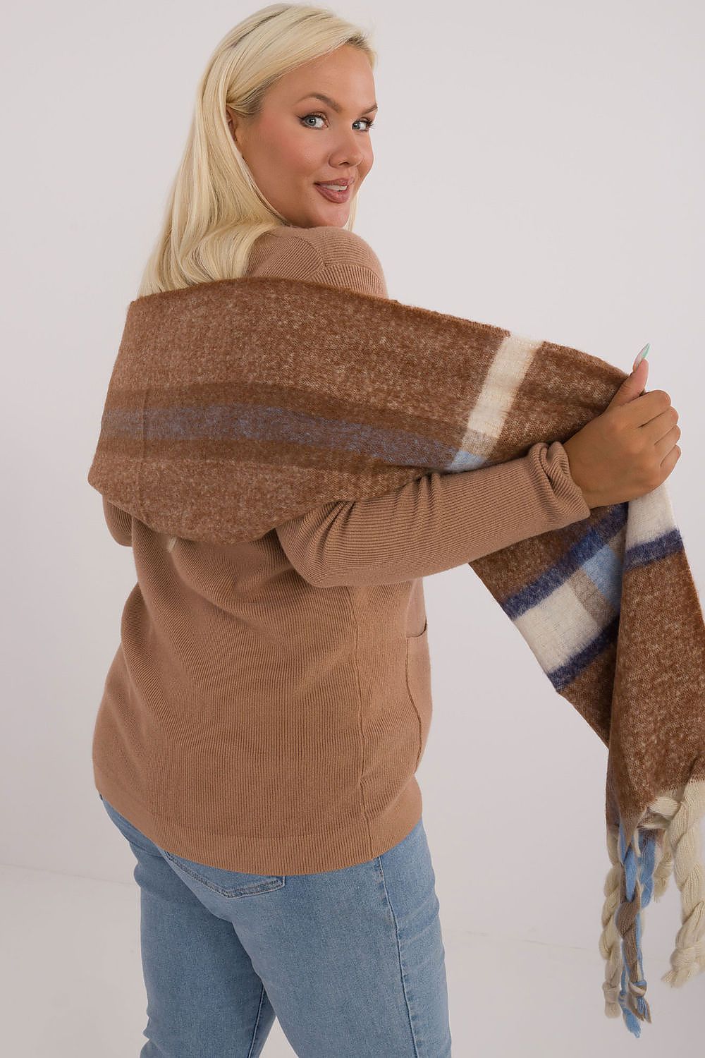 Schal model 200286 AT