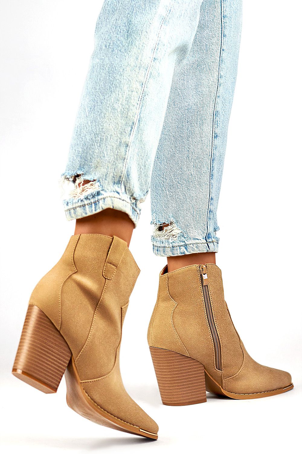 Stiefeletten mit Absatz model 200877 PRIMO